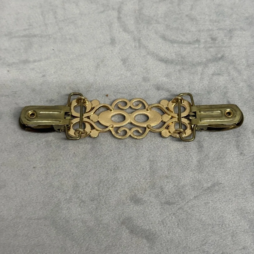 Rhinestone Sweater Clip Guard Gold Tone Filigree Costume‎ Jewelry Shawl Pin